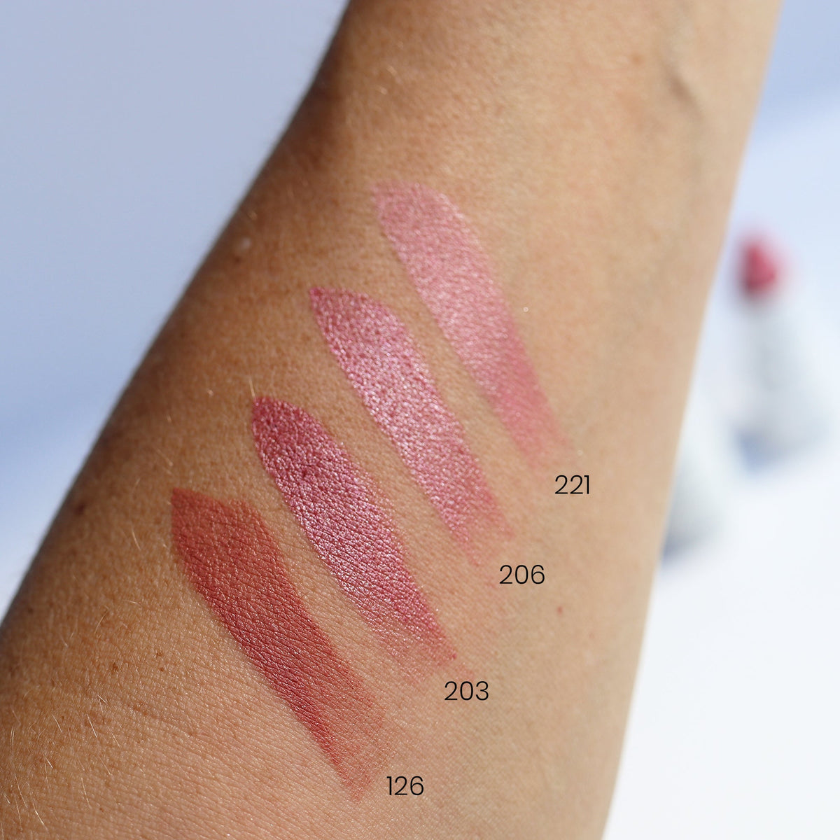 Swatch Rouge à lèvres satiné 126 203 206 221 Couleur  Caramel   