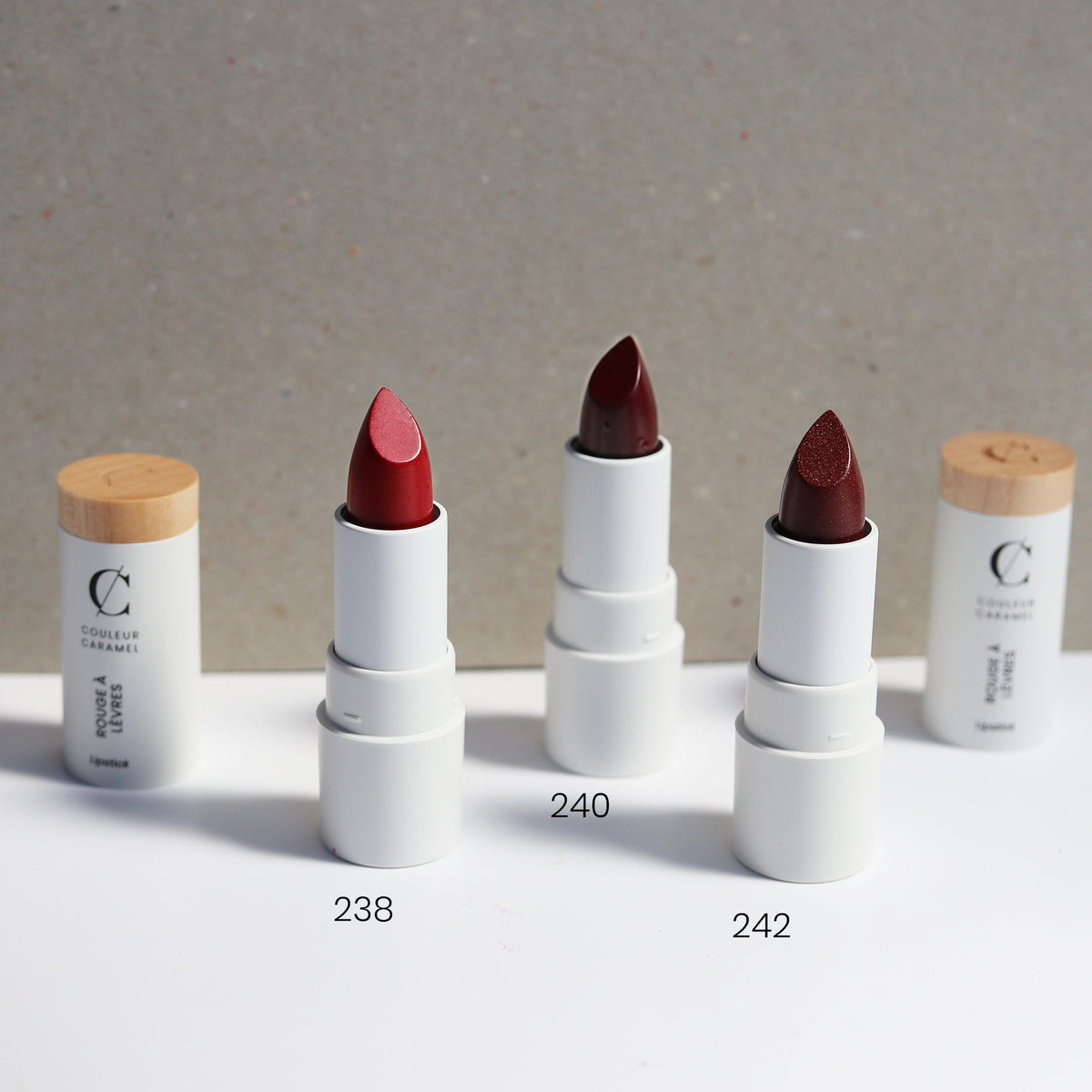  Rouge à lèvres satiné 238 240 242 Couleur  Caramel   